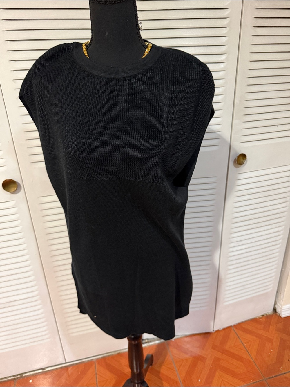 Worthington Black Sleeveless Knit Shell